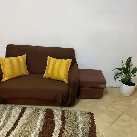 Henri Apartment