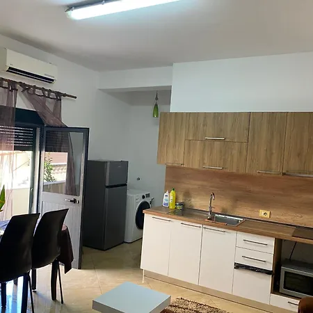 Henri Apartment *